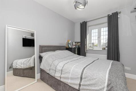 Bed 3.jpg