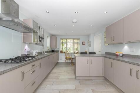 Kitchen 1.2.jpg