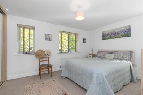 Bedroom 1.jpg