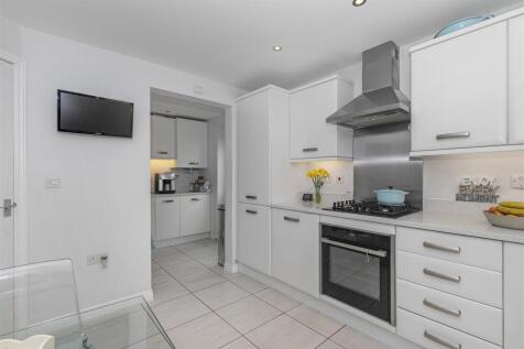 Kitchen 3.jpg