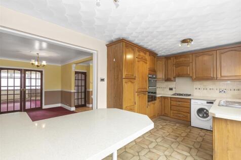 Kitchen 2.jpg
