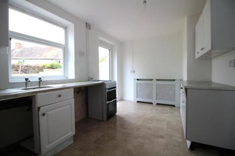Kitchen 2.JPG
