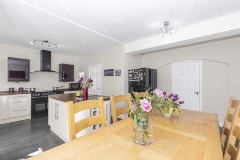 Kitchen 1.3.jpg