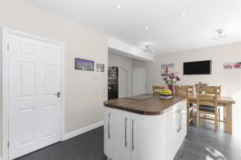 Kitchen 1.2.jpg