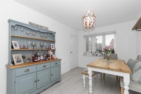 Dining Area.jpg