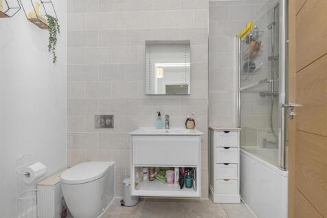 Bathroom.jpg