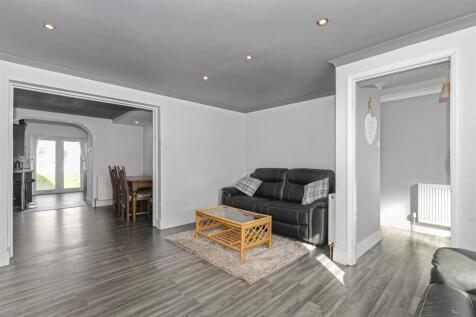 Lounge 1.jpg