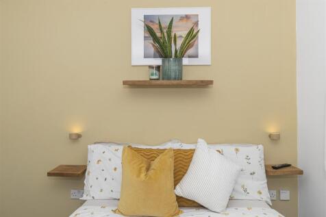 Feature Bed 1.jpg