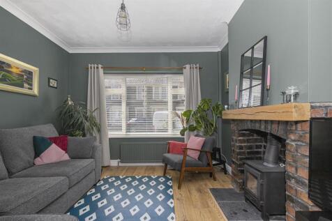 Lounge 3.jpg