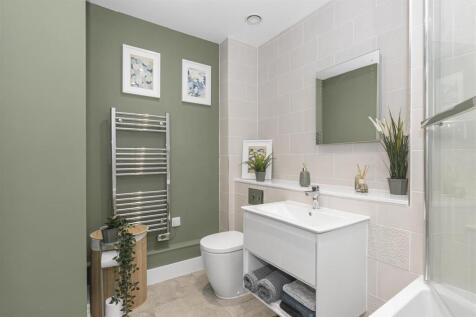 Bathroom 2.jpg