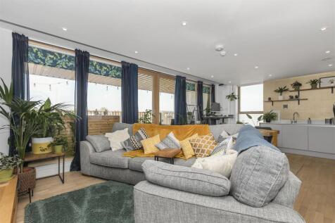 Lounge Area.jpg
