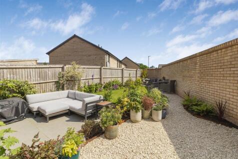 Rear Garden 2.jpg