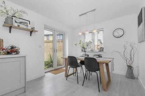 Dining Area.jpg