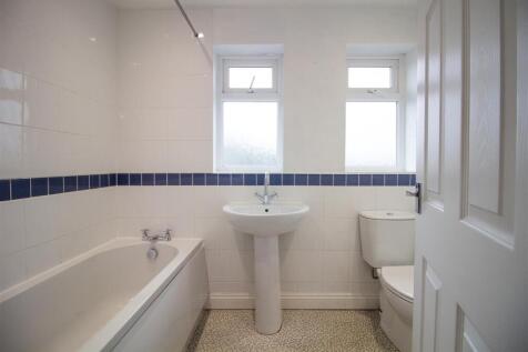 Bathrom 1_edited.jpg