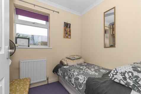 Bed 3.jpg