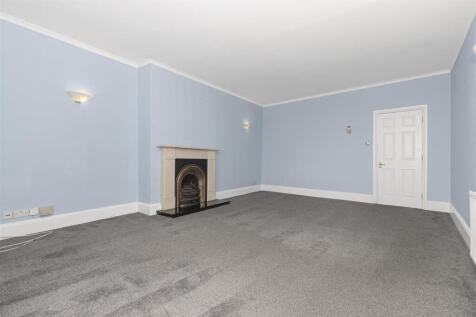 Lounge 3.jpg