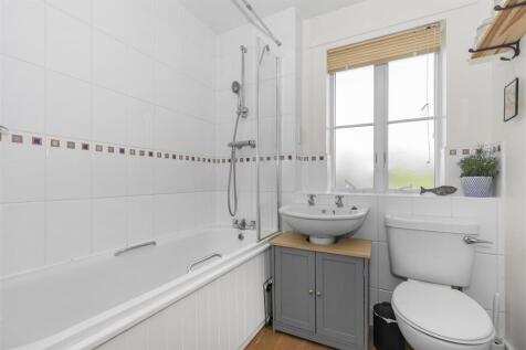 Bathroom.jpg