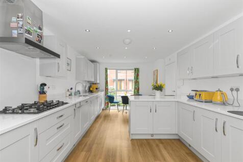 Kitchen 1.4.jpg