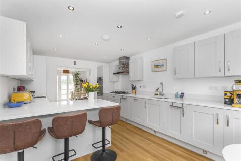 Kitchen 1.2.jpg