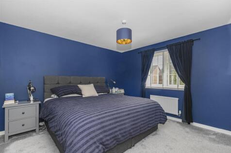 Bed 1.jpg
