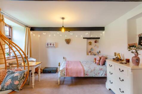 8580225-interior12.jpg