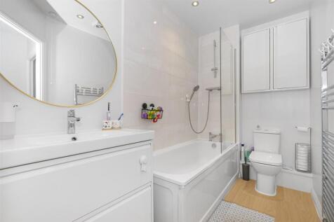 Bathroom.jpg