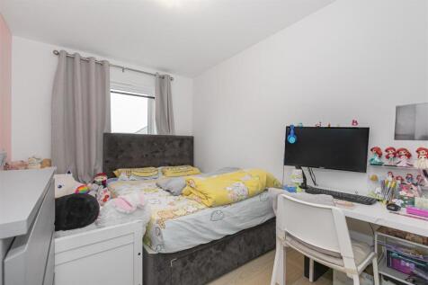 Bed 1 NEW.jpg