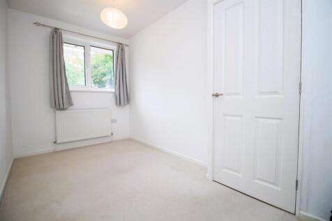 Bedroom 2.JPG