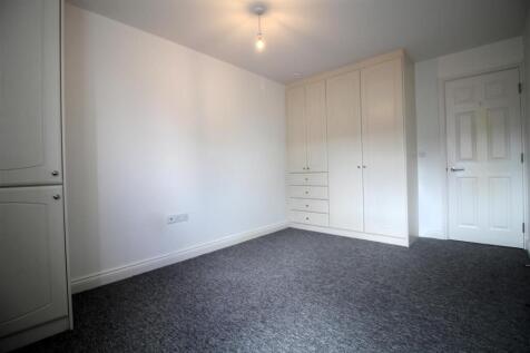 Bedroom 2.JPG