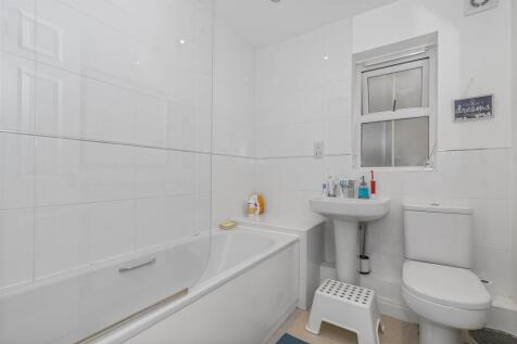 Bathroom.jpg