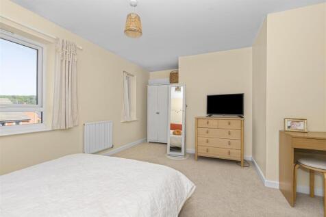 Bed 1.jpg