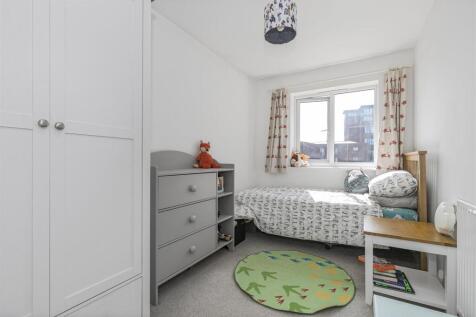 Bed 4.jpg