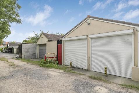Garage 2.jpg