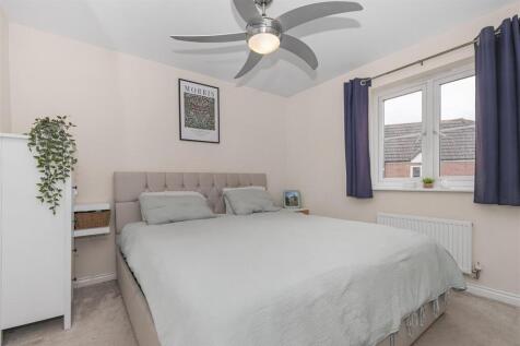 Bed 1.jpg