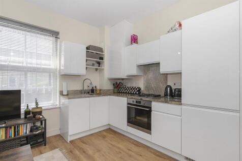 Kitchen 2.jpg