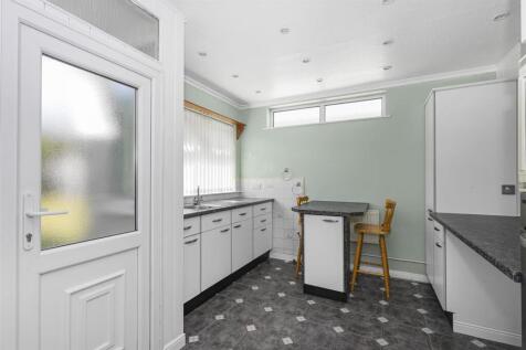 Kitchen 1.jpg