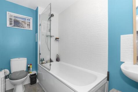 Bathroom.jpg