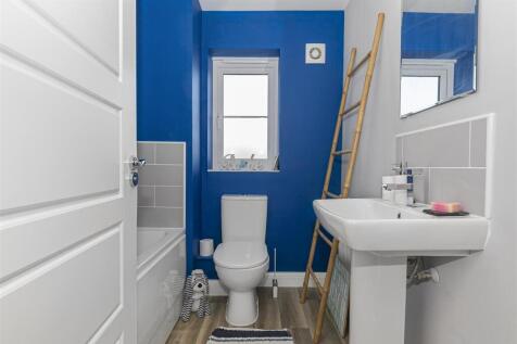Bathroom.jpg