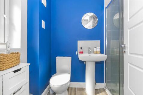 ensuite.jpg