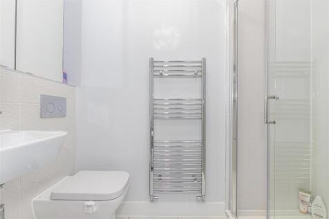 Ensuite 1.jpg