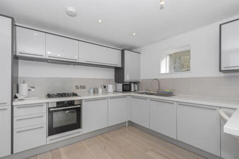 Kitchen 1.jpg