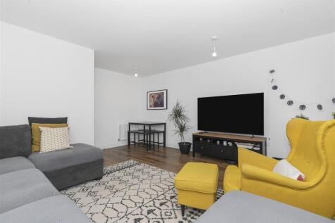 Lounge 1.2.jpg