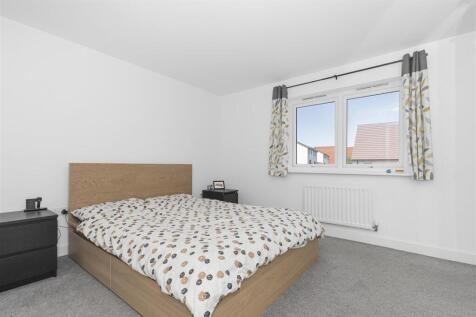Bedroom 1.jpg