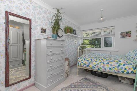 Bedroom 1.1.jpg