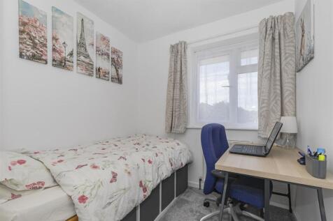 Bed 3.jpg