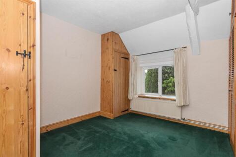 Bedroom 1.jpg