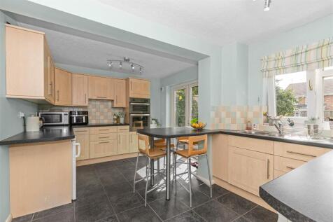 Kitchen 3.jpg