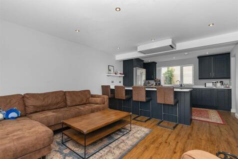Lounge 2.jpg