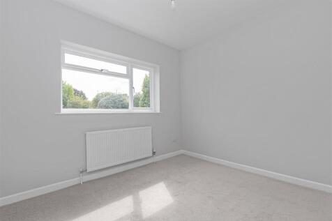 Bedroom 1.jpg