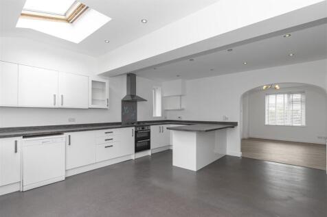 Kitchen 4.jpg